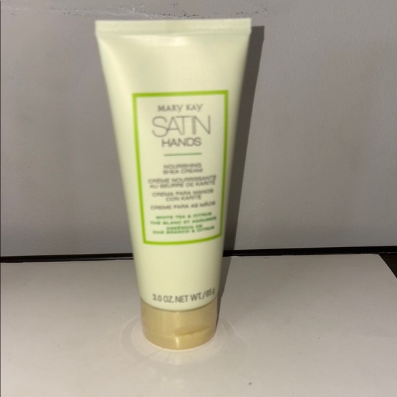 Mary Kay Satin Hands Set💚💚 - Picture 3 of 5